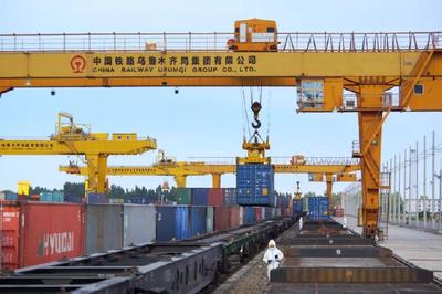 前10月霍爾果斯口岸進出口貨運量、貿易額均居新疆口岸首位